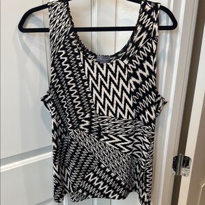 Chico’s Black and White Geometric Women's Top